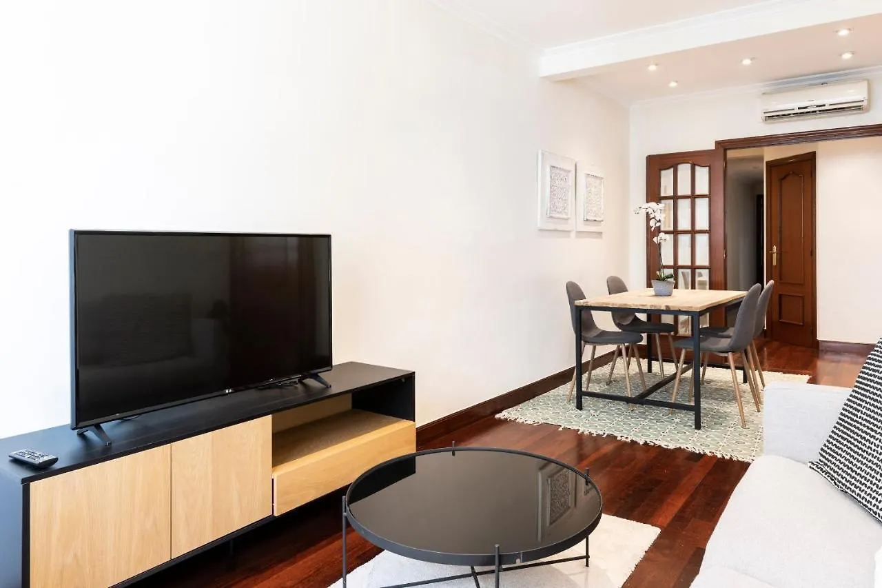 Beach And Chill Apartment By Cisan Rentals location